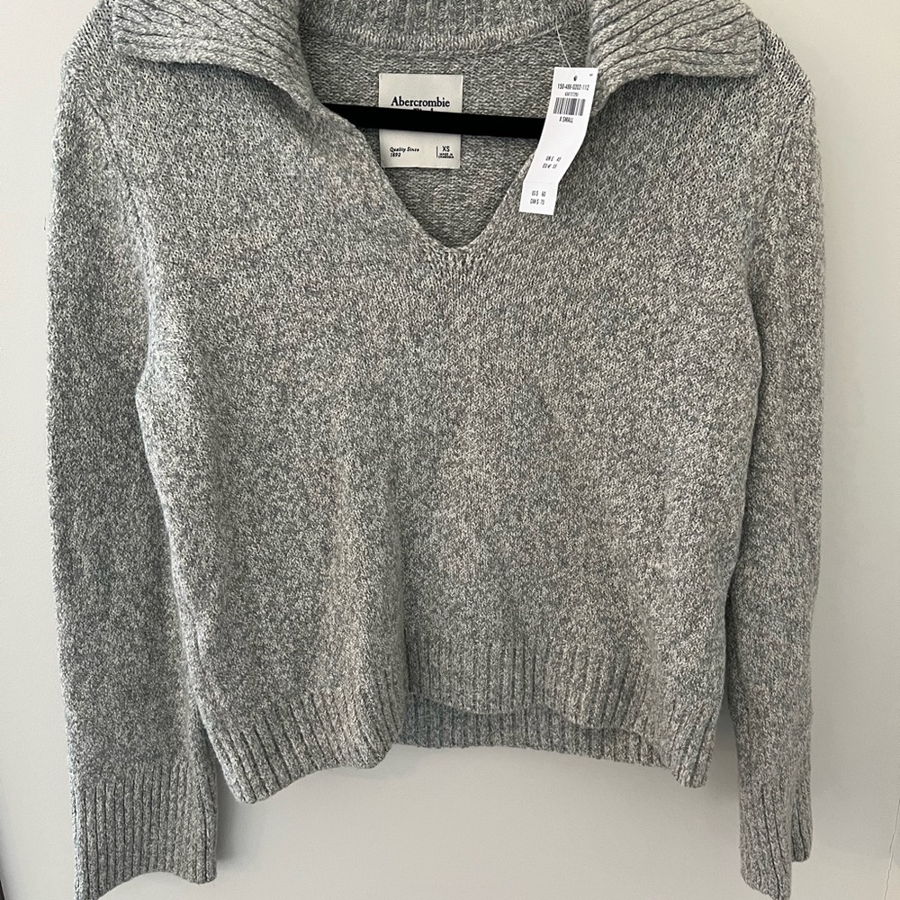 Abercrombie & Fitch Gray Women's Collared Sweater